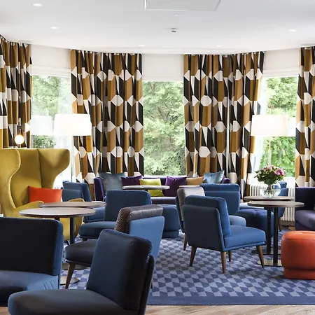Le Manoir Paris 4*