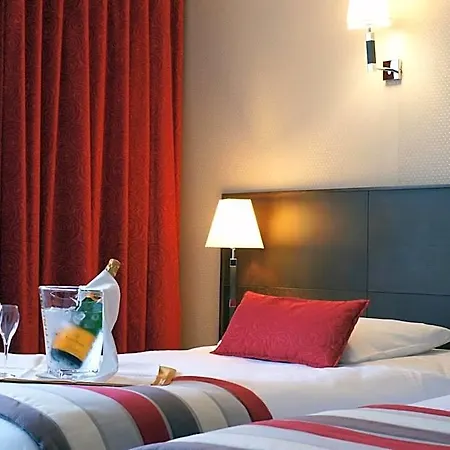Le Manoir Paris Hotel 4*