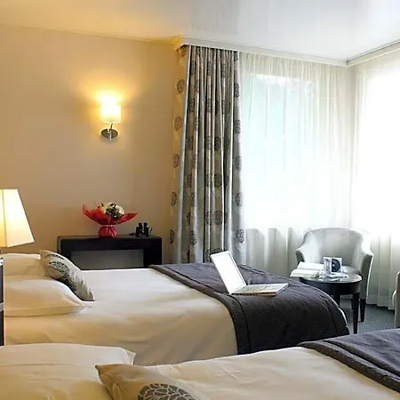 Le Manoir Paris Hotel
