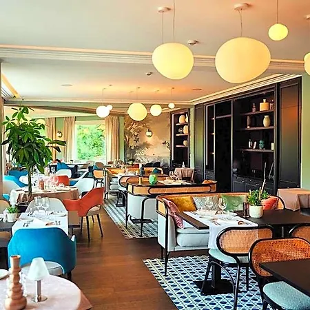 Le Manoir Paris 4*