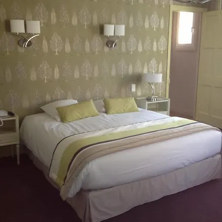 Le Manoir Paris Hotel 4*