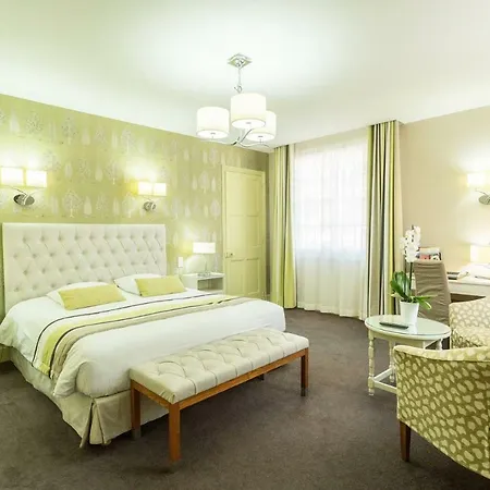 Le Manoir Paris Hotel
