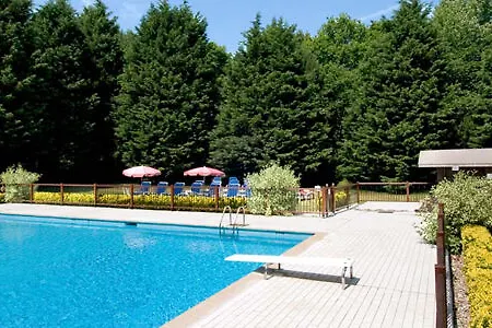 Le Manoir Paris 4*