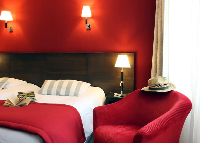 Le Manoir Paris 4*