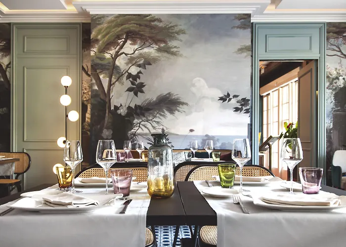 Le Manoir Paris Hotel