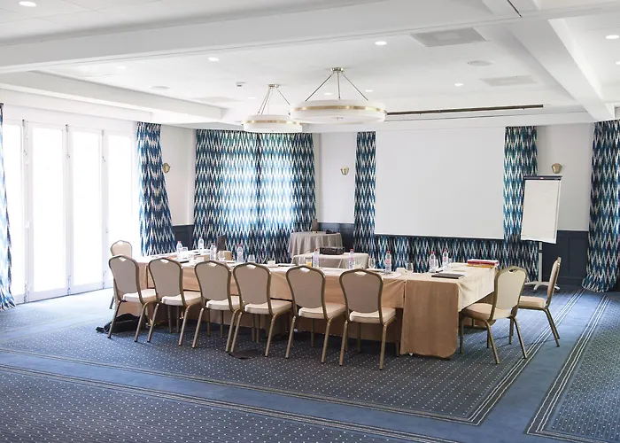 Hotel Le Manoir Paris 4*