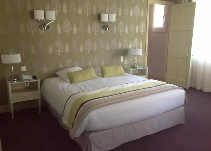 Le Manoir Paris Hotel 4*