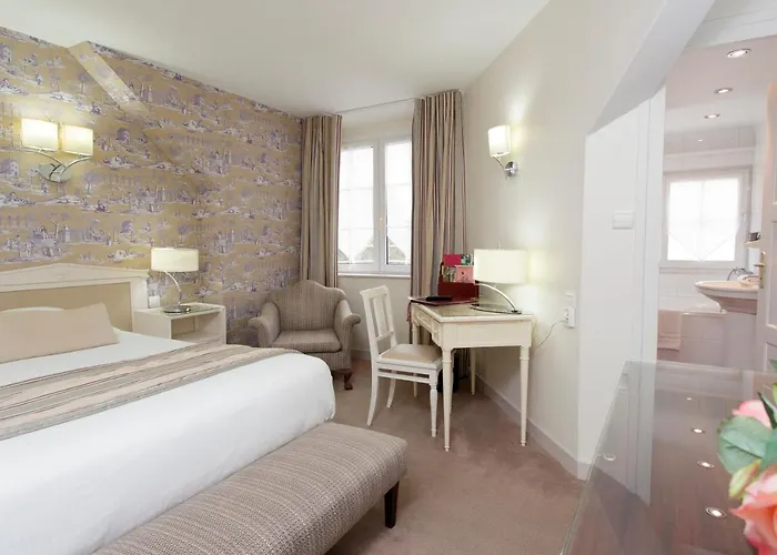 Le Manoir Paris 4*